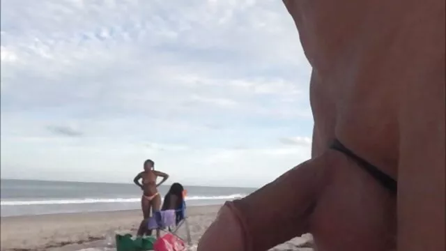 A lábszárú ázsiai cuki megsemmisíti pornó ingyen videó a seggfejét fordított tehénlány pozícióban