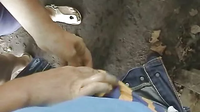 Csábító leszbikus jelenet három szeksz filmek magyarul csajjal, aki szőrös seggeket és puncikat nyalogat