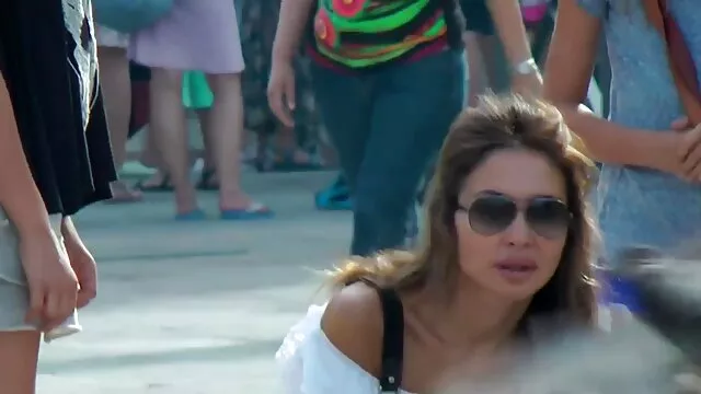 Karcsú pornó ingyen videó és szexi tinilány húsos boton lovagol