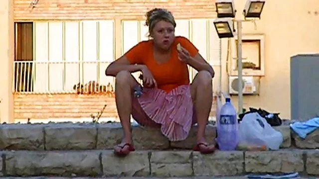Bújós szőke tini egy kibaszott öreg nagypapa ingyen porno videok tehénlány pozícióban