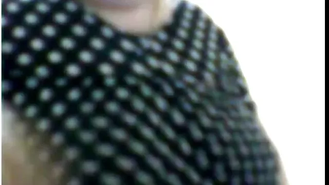 A kanos, vörös hajú csajszi, Kimberly külföldi pornó oldalak Brix hatalmas dongot nyel és szemtől szembe lovagol vele