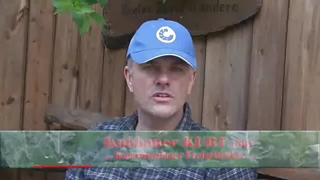A kurva szőke szexvideó online ribanc, Lucka egyedül forgat egy maszturbációs videót, aki piszkosul és szemtelenül megy