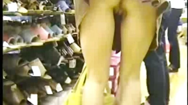 Inkább csinos szexoldalak japán fekete fej, Naomi Sugawara szopja a farkat, és piszkálják