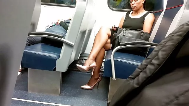 Torrid nimfó lesz ingyenes pornó oldalak szar hátulról, és baszik cowgirl stílusban