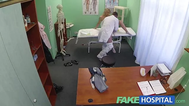 A kanos szőke csaj keményen szar a forró bdsm sex oldalak szexvideóban