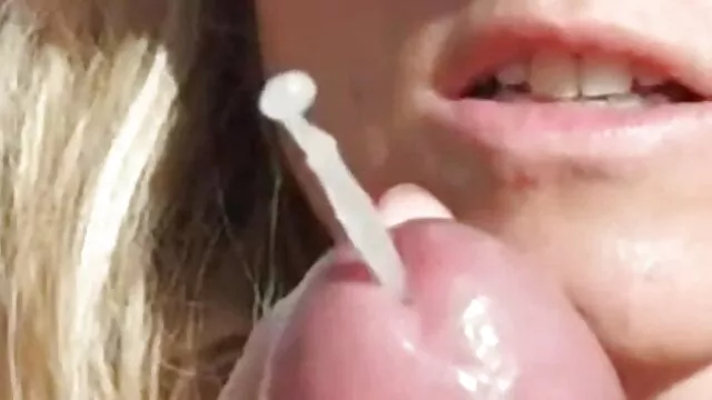 Kinky tini ribanc van fúrva kukkolo porno a seggfejében