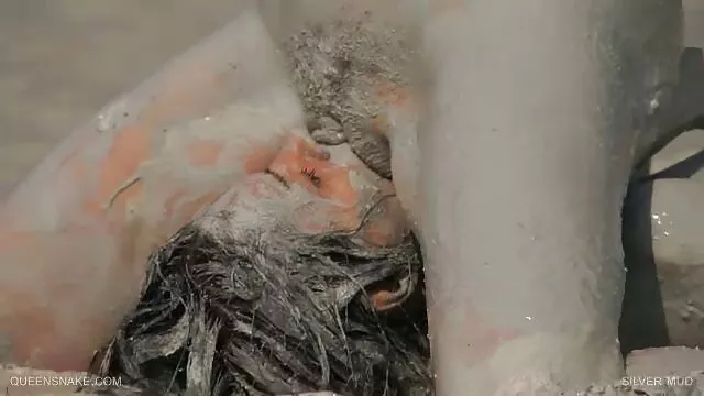 Csúnya, ingyen szeksz szőke prosti, aki a punciját ujjongja egy perverz szólóvideóban