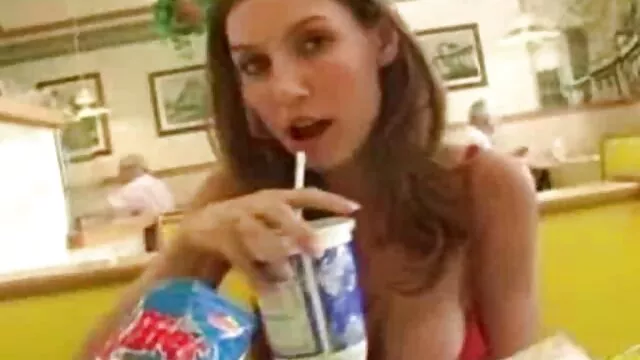 Forró vérű gyömbér kurva hanyag szopást porno videok magyarul mutat be a ménesnek