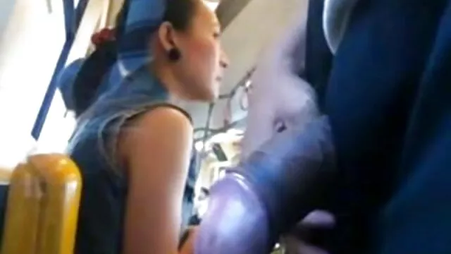 Amatőr lány mohón szopta a szilárd pecket házi szex video oldalak POV klipben