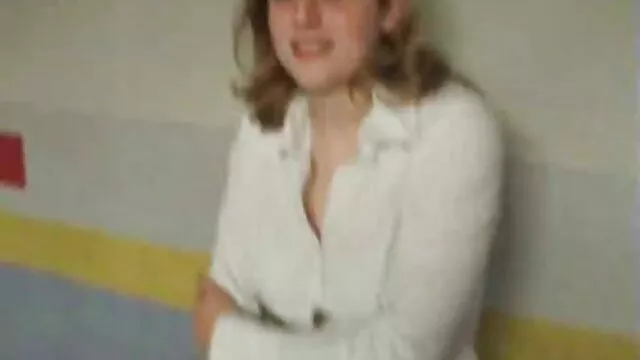 A ingyen nagyi pornó házas cseh menyecske sok telhetetlen kanos szegecstől megbasztja a pináját