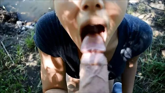 Nagy mellű ázsiai édes szenvedéllyel porno videó ingyen rántja le haverja kemény farkát