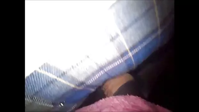Mellfekete szex és pornó filmek hajú hottie lovagol nagy lüktető kolbász a lány BF