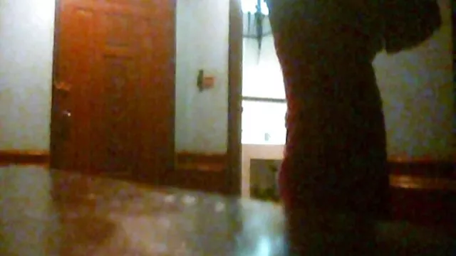 Furcsa, világos hajú tini csúnya szólót ingyen porno hub mutat be rózsaszín hálószobájában