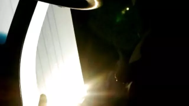 Lábszárú, karcsú és ingyen szeksz rövid hajú Olga fejet ad, mielőtt kibaszott kutyus lesz