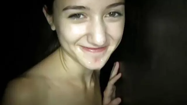 Aranyos kis szőke Hannah ingyen sexvideók Hays lesz a szép punci nyalogatta és szar