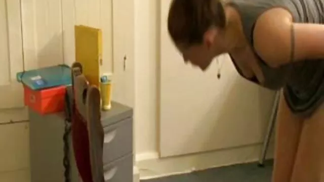 A perverz szukák szeretik a kemény szexet, ingyenes sexoldalak beleértve a BDSM elemeket is